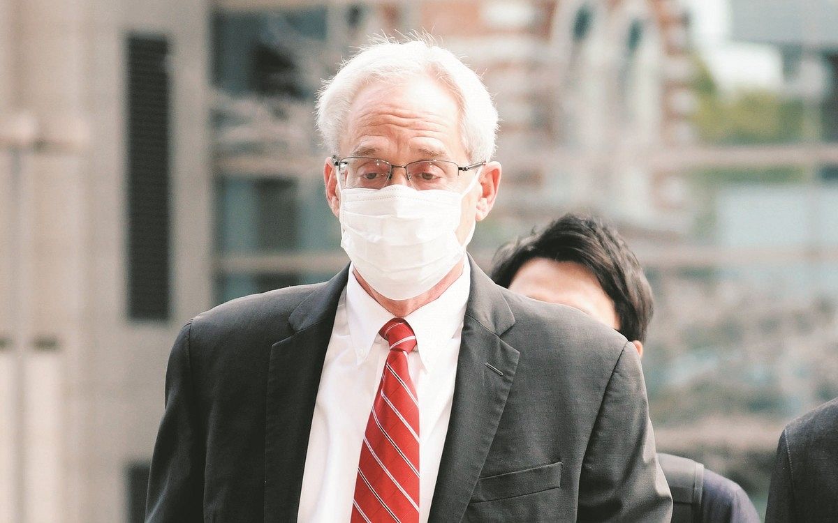 日産自動車 の元会長・ カルロス・ゴーン被告の側近だった、グレッグ・ケリー被告らの裁判で、司法取引に応じた日産の専務執行役員が、「ゴーン被告の報酬を秘密裏に支払う方法を、ケリー被告から考えるよう指示を受けた」と証言しました。 記事は「関連ニュース」をタップ！日テレNEWS