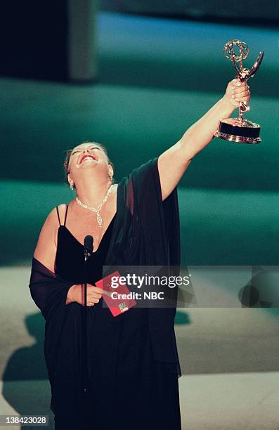 P.S.の11周年にカムリン・マンハイムと息子・ミロが芸術「2008年体育」。カリフォルニア州サンタモニカ、バーカーハンガー。11-15-08写真素材106956677Shutterstock