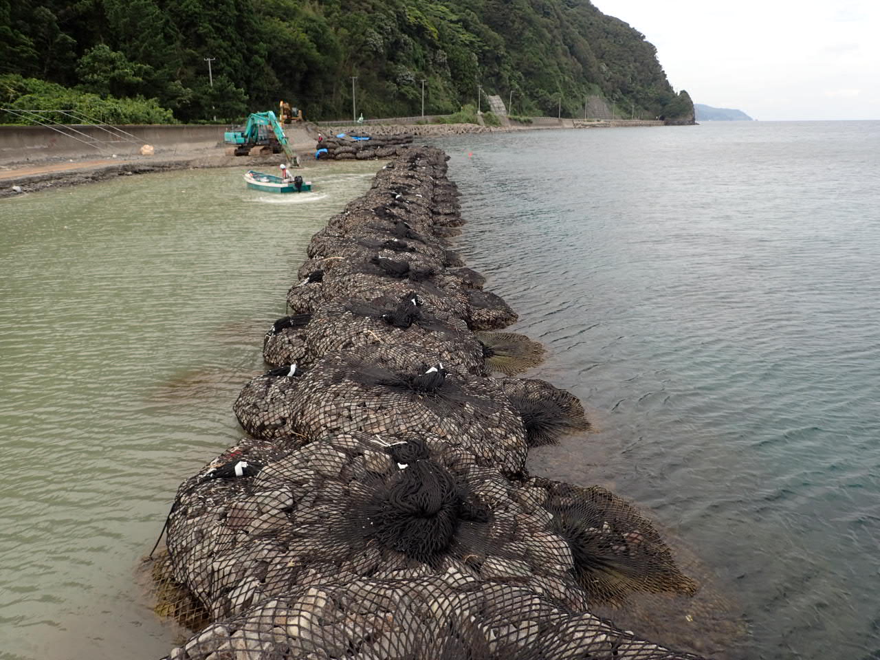 袋型根固め工法用袋材「ボトルユニット」 建資Low