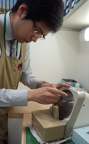 梅田エリア オトナ向けの上質でオシャレなメガネショップメガネスタイルマガジンOMG PRESS