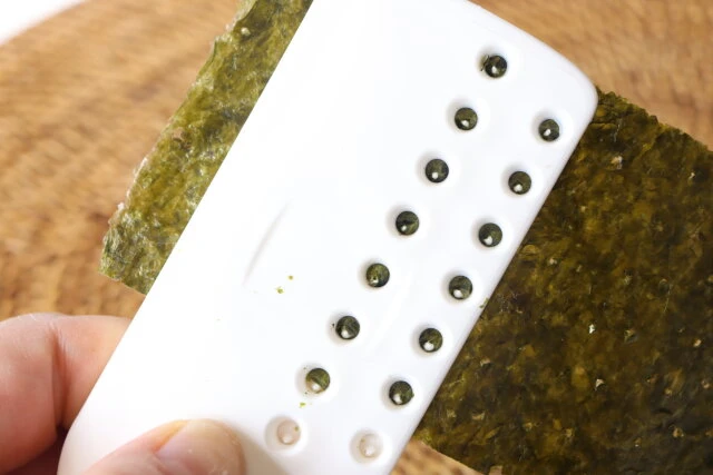 ダイソー 子育て世帯の必需品！海苔が食べやすくなる便利グッズ♪4yuuu