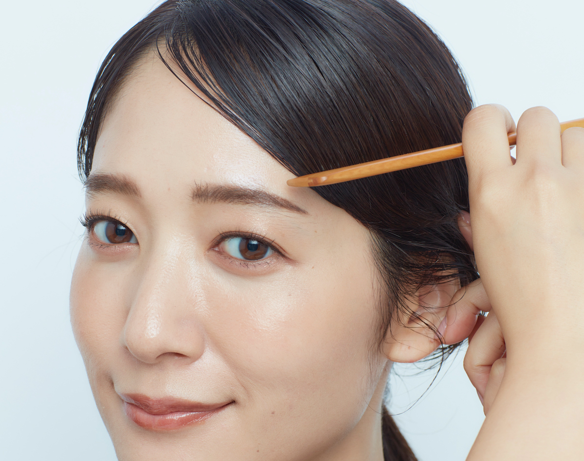 一つ結びアレンジ27選！おしゃれで簡単、おばさんっぽくならないコツは？ストレート・ミディアム・お仕事きっちりヘアまでLIPS