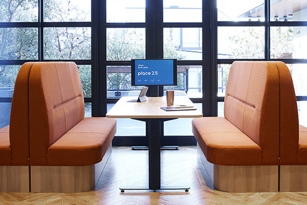 イマドキのオフィスには必須かも？！オフィス内「ファミレス席」大研究 前編 オフィスづくりのコツ アスクル みんなの仕事場