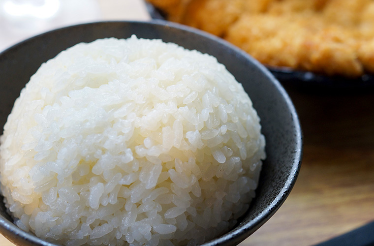 おはようございます☀ 梅雨が一瞬でしたね！こんなに雨が少ないとお米の出来が心配な白めし一本堂のハジメです。当店の米は暑さに強い米なので、出来上がりが楽しみです。 商品化してから大人気の大人様定食‼️姫路姫路駅姫路城飾磨ラーメン屋イベント姫路