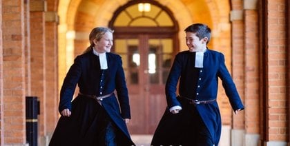 世界制服 世界の女子高生のカワイイ制服が大集合！ 模範生だけ特別な制服のオーストラリア、フランスの超エリート校3ページ目- Togetterトゥギャッター