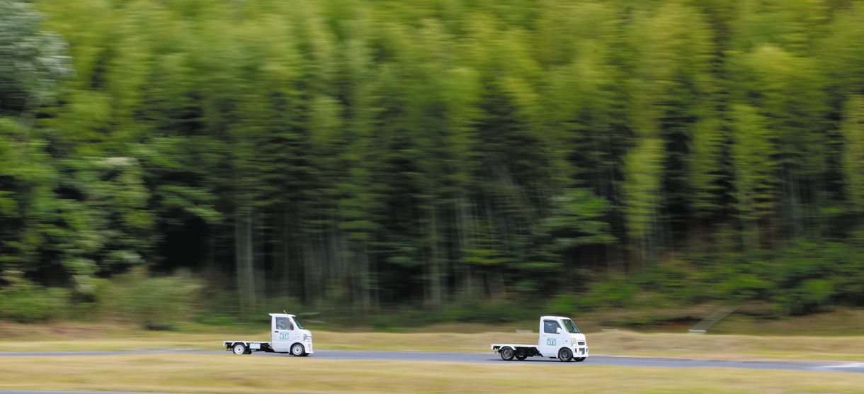 第233回：RRの軽トラが高速道路を走るロードノベル 『田舎のポルシェ』読んでますカー、観てますカー- webCG