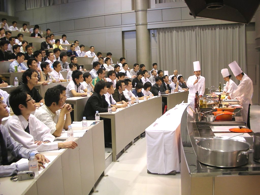 Amazon.co.jp:Mamugurandコック帽 シェフ ハット シェフ帽子丸型 吸汗＆通気性◎ゴムで調整可能◎ワークキャップ男女兼用 : ファッション