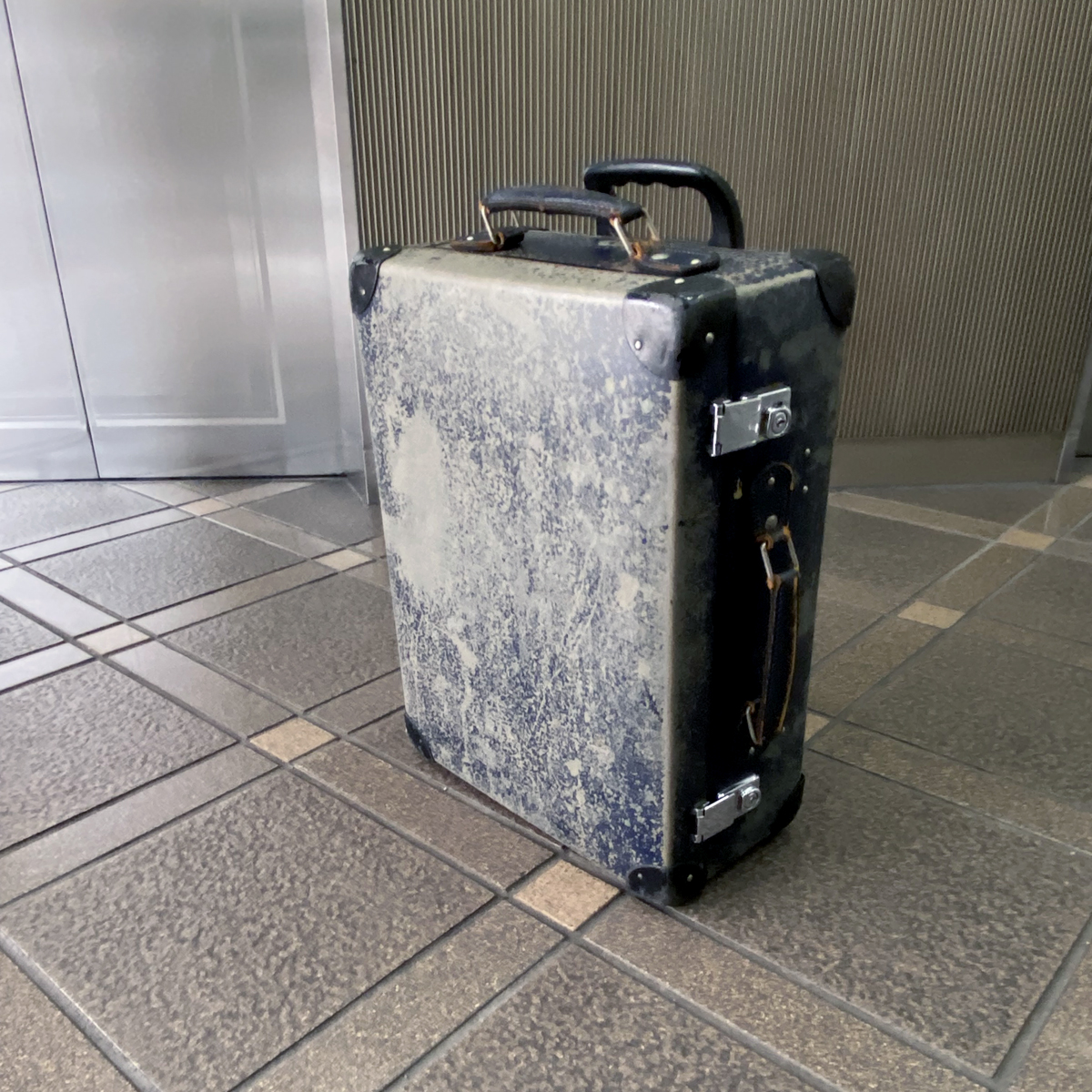 グローブトロッター Safariサファリは経年変化を楽しめるスーツケース！１０年以上使ってみた結果をご紹介│陸海空トラベラ