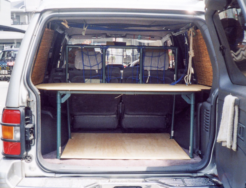 再再販70 ラゲッジボードDIY積載を増やしたく、荷台にラゲッジボード増設！ イレクターパイプでなんでもやれちゃう😄手軽で安価なり💰オススメー‼︎ランクル70イレクターパイプdiy車カスタムラゲッジボードカインズナナマルlandcruiserlandcruiser70