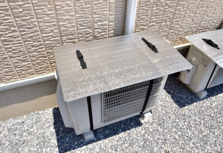 ダイソー「エアコン室外機カバー」レビュー。被せるだけで汚れを防ぐ収納カバー – 日常グラフィティ