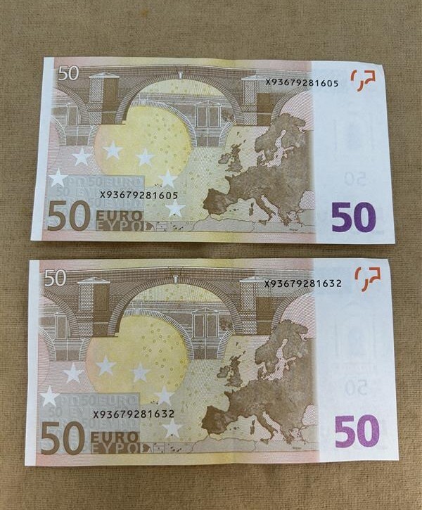 1 ユーロ硬貨1 ポンド 10 ポンド10 ユーロ札 - 1ポンド硬貨のストックフォトや画像を多数ご用意 - 1ポンド硬貨, 5ポンド紙幣, イギリス- iStock