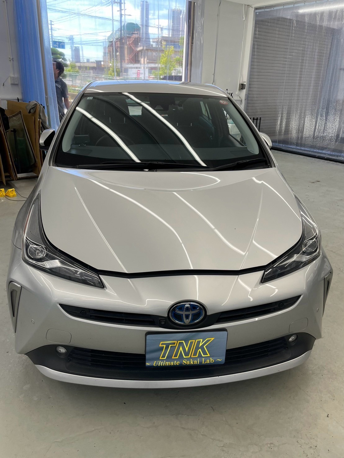 ヴォクシー フロントガラス 飛石の保険修理詳細と写真 - 奈良で車のキズ・ヘコミ修理ならカーコンビニ倶楽部スペック