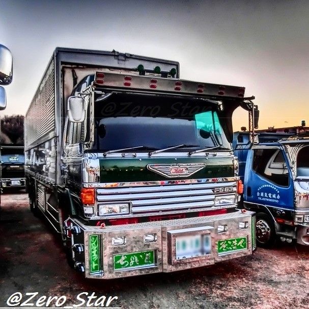 デコトラ4D日野レンジャーレトロ仕様 狭し