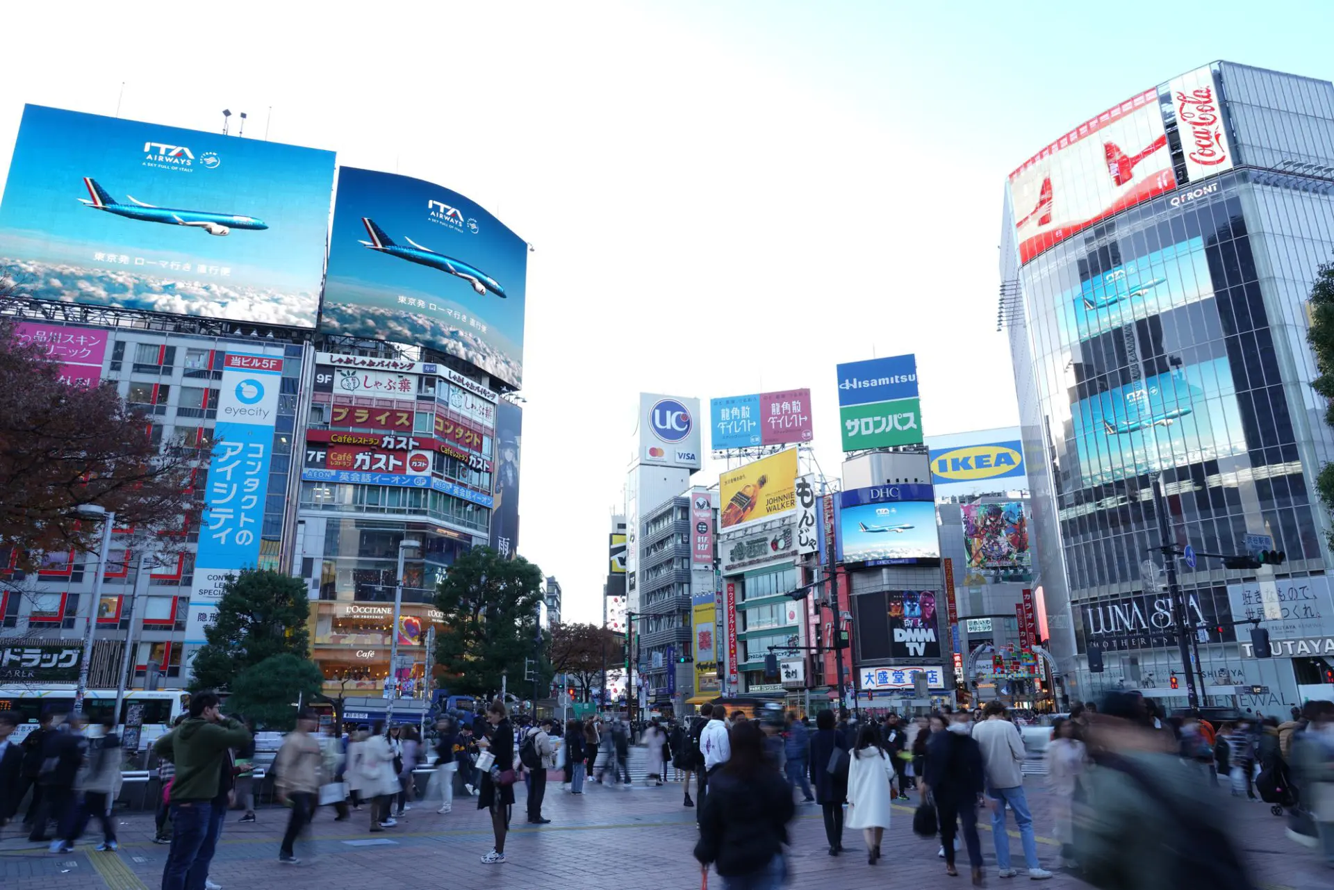 デジタルビルボード株式会社ヒット看板・デジタルサイネージの屋外媒体ならヒット