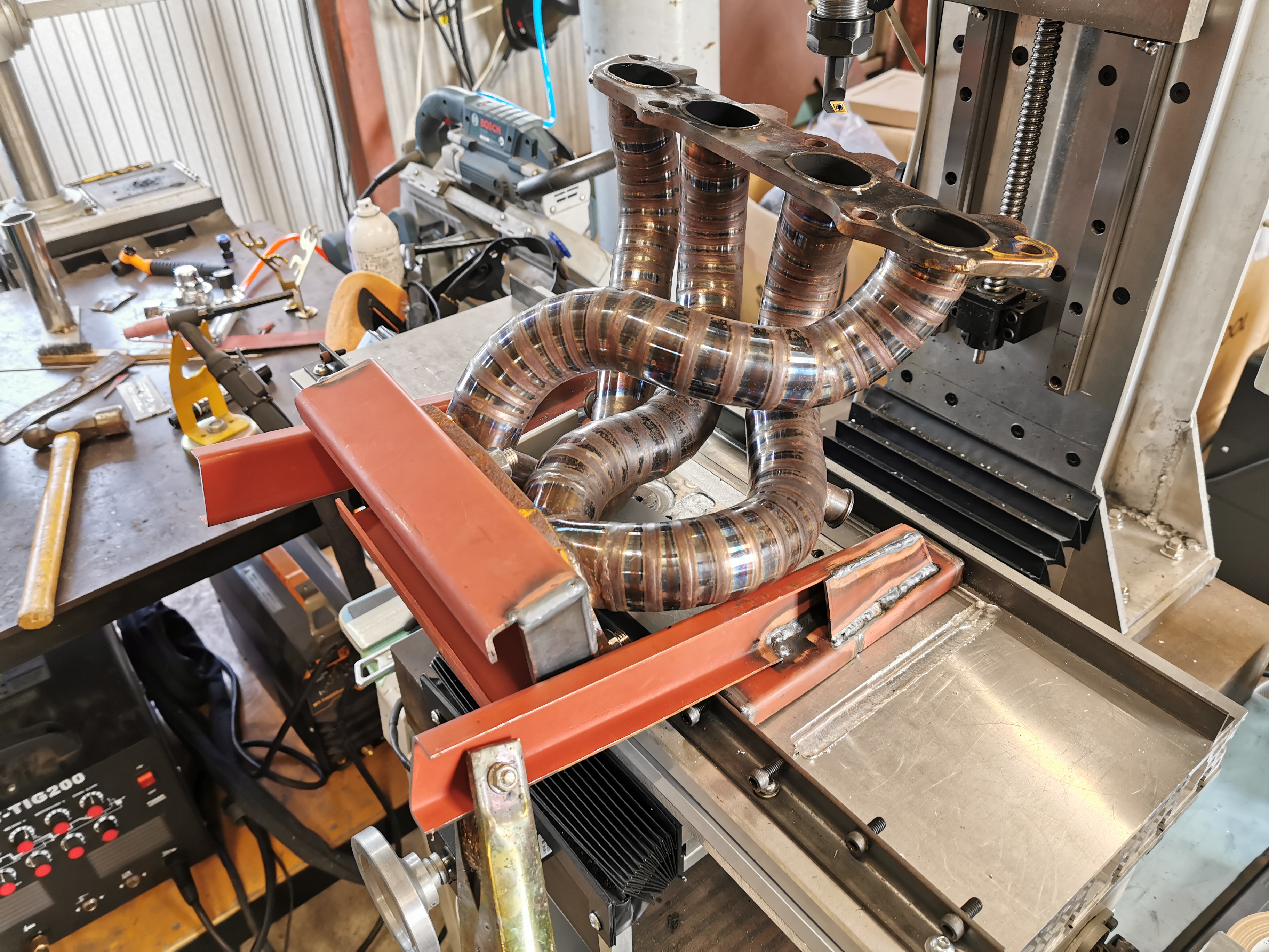 溶接治具と溶接定盤のメリット・デメリットを比較