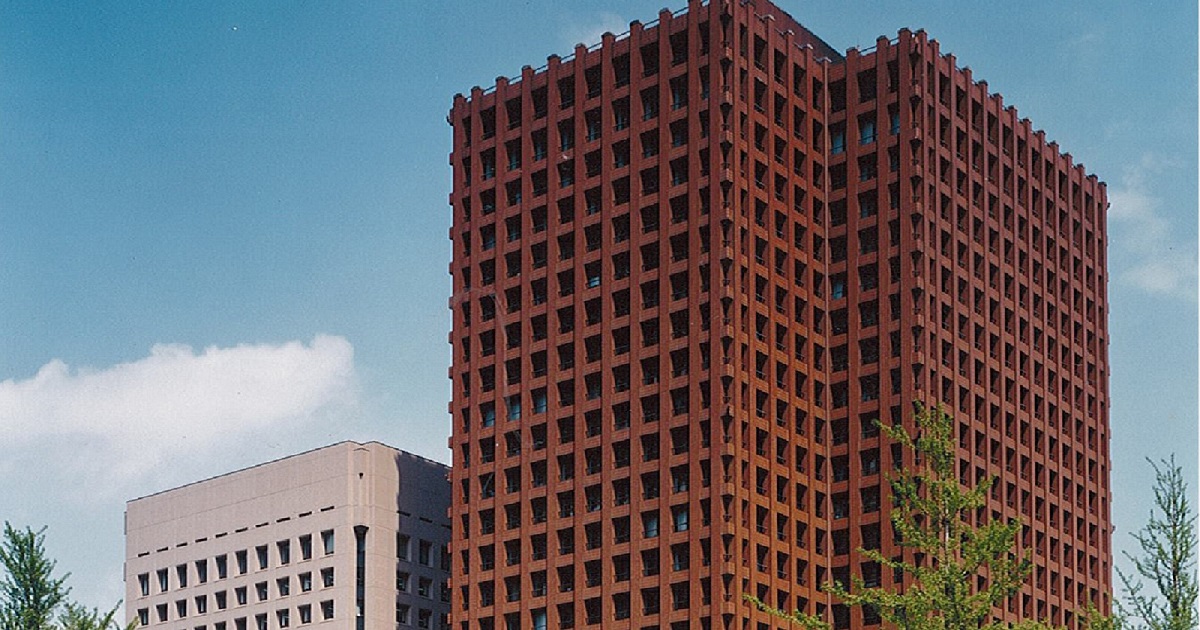 地上20階、高さ約100mの世界最大規模となる「木の本店ビル」 東京海上日動ビル本館・新館 地上解体工事 2023年5月下旬の状況: 東京・大阪都心上空ヘリコプター遊覧飛行