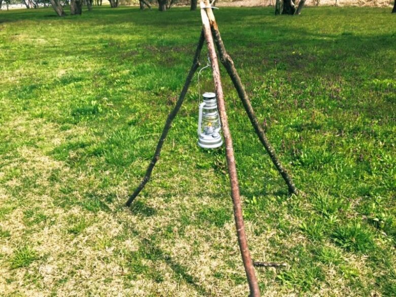 関西初上陸 ダイソー新商品 2WAYランタンスタンド770円税込は本当に使えるのか？？開封レビュー動画 100均キャンプ