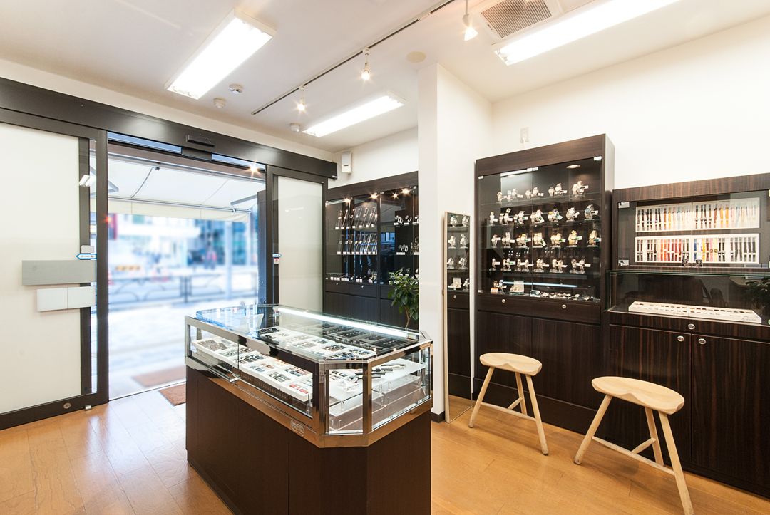 レジまわりスッキリ！レジカウンターをシンプルにするアイディアSTORE STORE