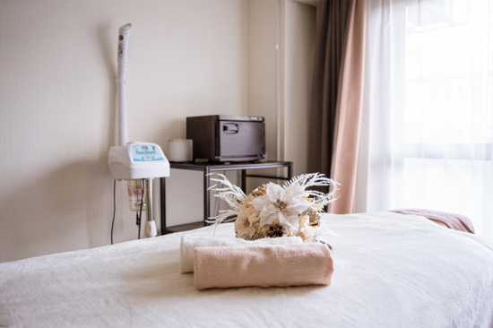 自宅サロンはキッチンを隠す、玄関・トイレも整える生活感のないおしゃれな内装を完成させる方法コラムナジャム リゾートスタイル リノベーション