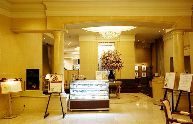 ホテルメイドのパンとスイーツで聖なる夜を彩って♪ 横浜ベイシェラトン ホテル＆タワーズ ペストリーショップ「ドーレ」神奈川県・横浜市パンめぐ ぱんめぐ・パンメグ