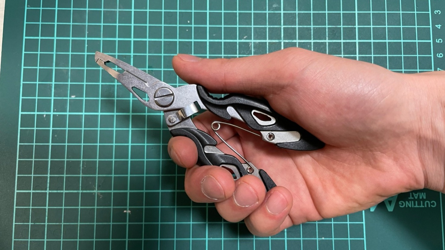 ダイソー×釣具 200円の釣り用ラジオペンチがコンパクトで良い何でもライトに楽しむ