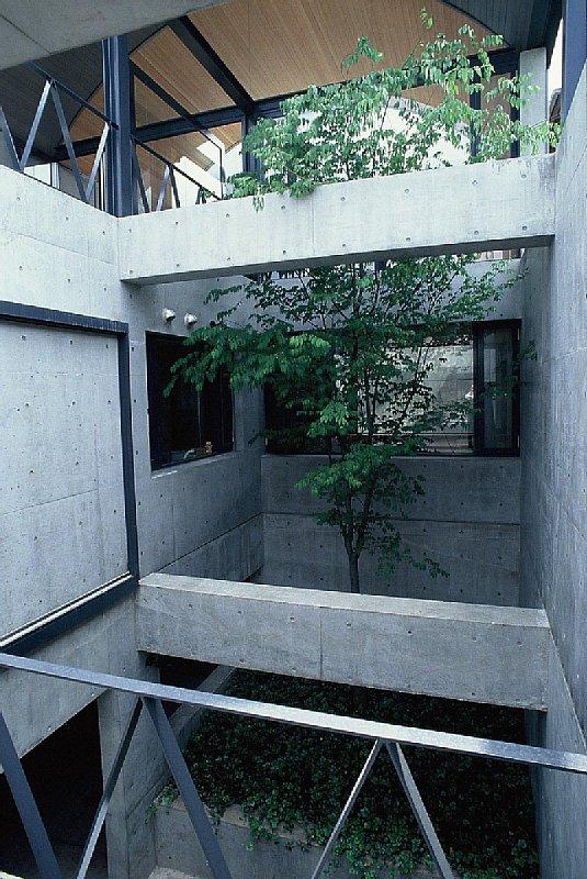 車庫の解体費用相場はいくら？地下の場合の解体費用も解説