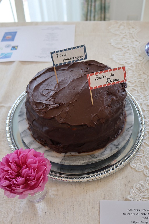 トム・パーカー・ボウルズセレブリティーライフスタイル「OK!」マガジンの日本公式WEBマガジン「OK!JAPAN」