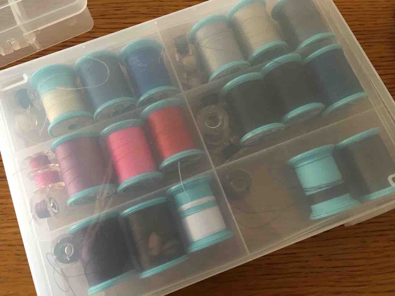 DAISOのカラビナ付きマルチケースの魅力