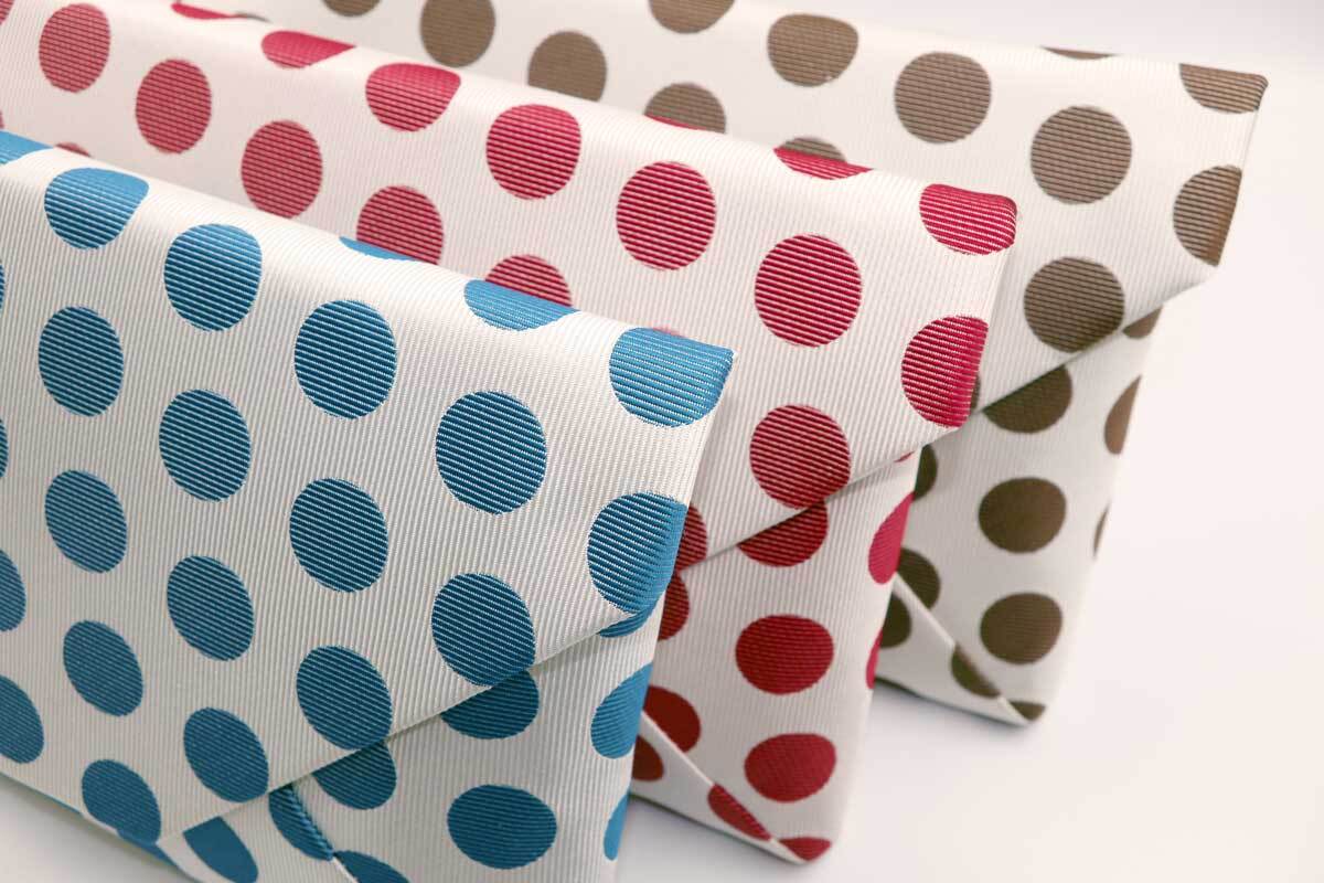 普段使いできる数寄屋袋おすすめ25選友禅、刺繍、木版など様々なスタイルをご紹介