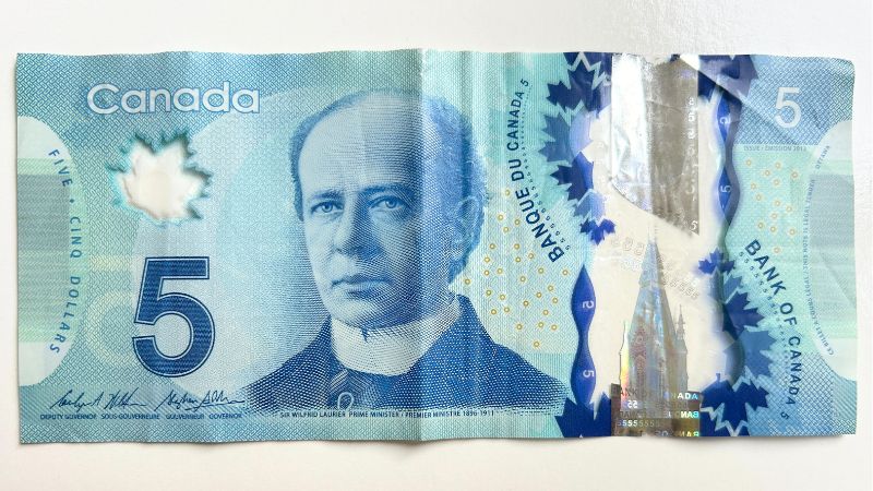 カナダのお金currencyトロント留学センタ