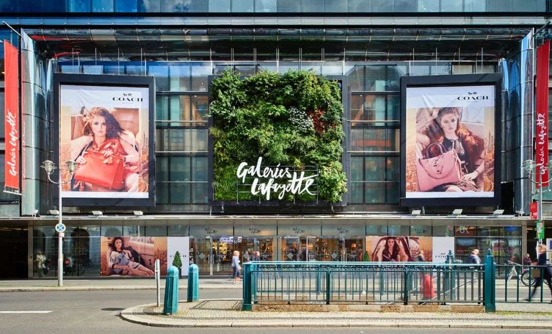 芬迪和老佛爷是一个品牌吗？芬迪和老佛爷的关系