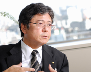 現場はゆるいカーブを下った先 交通島に衝突し少年2人重体 岡山県警などが事故現場を点検KSBニュースKSB瀬戸内海放送