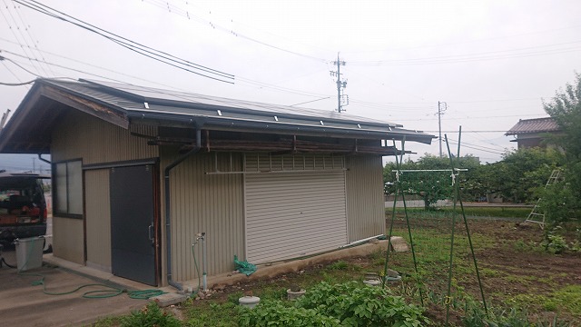 倉庫 屋根 角波トタン『ぬくもり建築工房 吾建築』