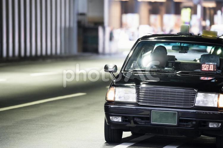 フリー素材 タクシー斜め・オレンジ色