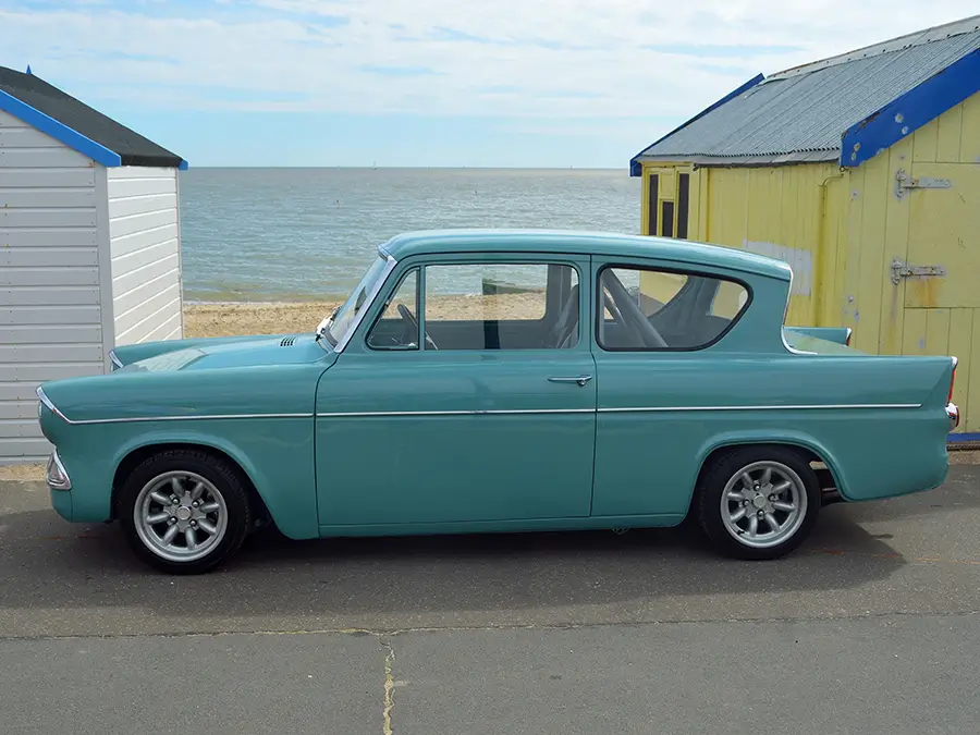 車のエンブレムに込められた思いをたどる 切り抜き文字 ～古くから用いられるベーシックな手法～クルマ情報サイトｰGAZOO.com