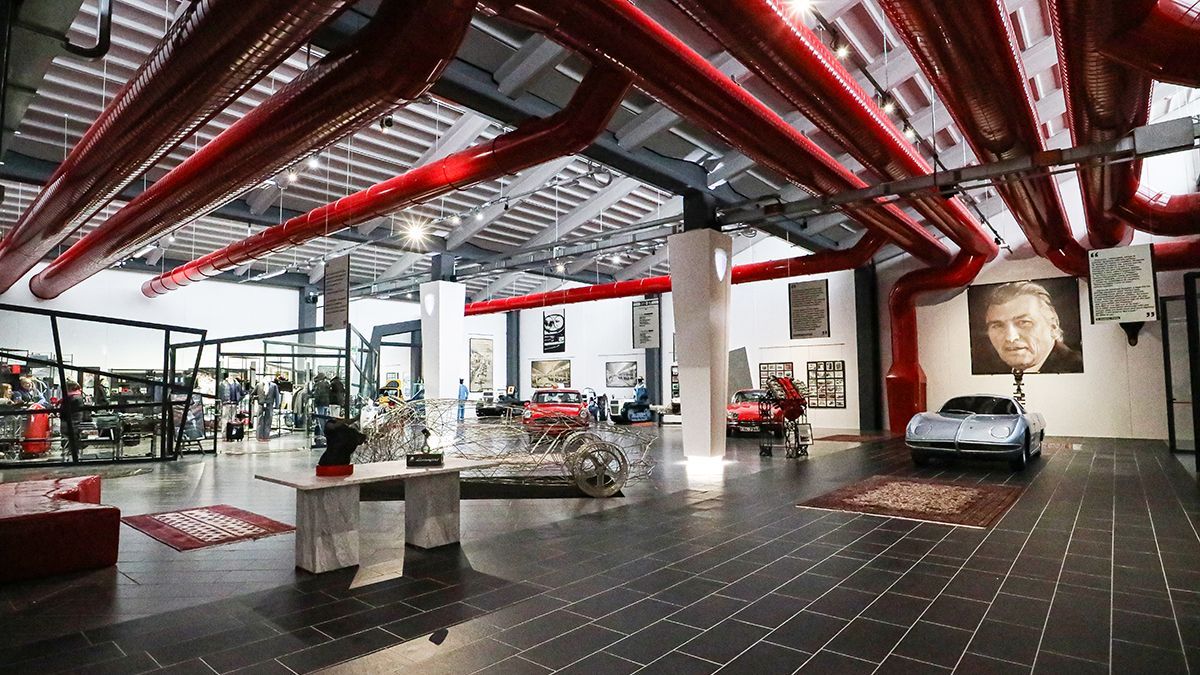 映画「ランボルギーニ」予告編が公開！エンツォ・フェラーリに「トラクターでも作っとけ」と言われた歴史的なエピソードも再現されているぞ - Life inthe FAST LANE