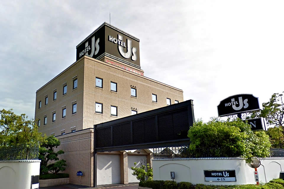 HOTEL Us 競馬場 –