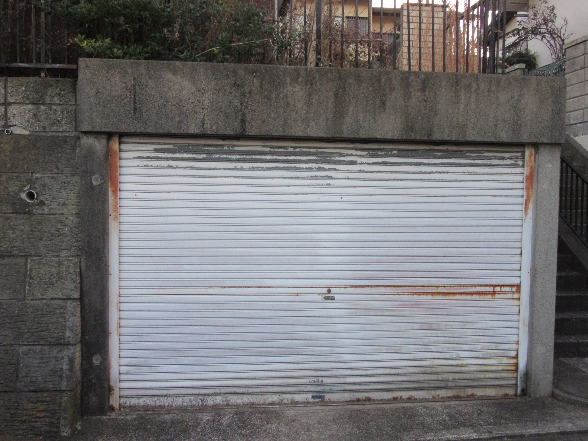 傾斜地・崖地を駐車場にしたい方必見！ 費用や工法、注意点をプロが解説URUHOME ウルホーム byドリームプランニング