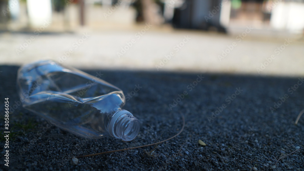空き缶・空きカンのポイ捨てフリー素材ドットコム