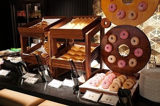 体験記 グランドプリンス新高輪 クラブラウンジを正直にレビュー！おすすめドリンク・スイーツ・フードラインアップ - 正直旅行者