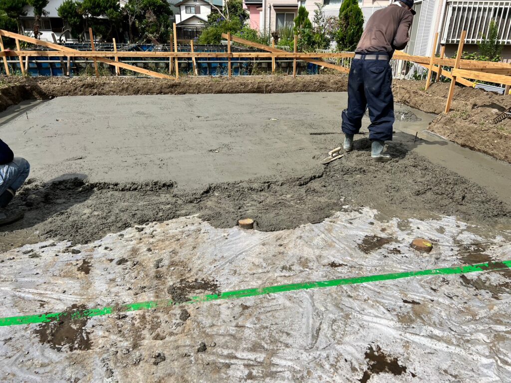基礎工事～砕石地業→捨てコンクリート～スタッフブログ天竜材・国産材で自然素材の家を建築静岡県浜松市 東京都東村山市 丸志木材株式会社
