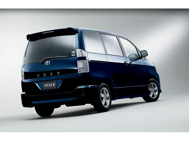 トヨタ ヴォクシーの価格・新型情報・グレード諸元 価格.com