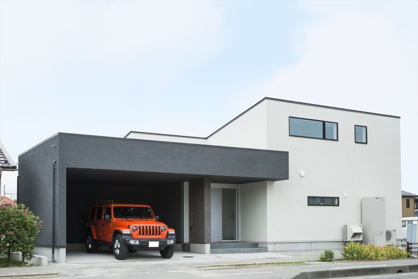 インナーガレージハウスとは？メリットやデメリット一戸建ての施工事例をくわしく紹介