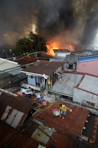 あなたもフィリピンマニラでスラムツアーに参加してみませんか？料金や詳細はプロフ概要欄URLをチェック🚌フィリピン🇵🇭マニラスラムスラムツアースラムの子どもたちを応援スラムの日常スモーキーマウンテントンドハッピーランドフィリピン旅行