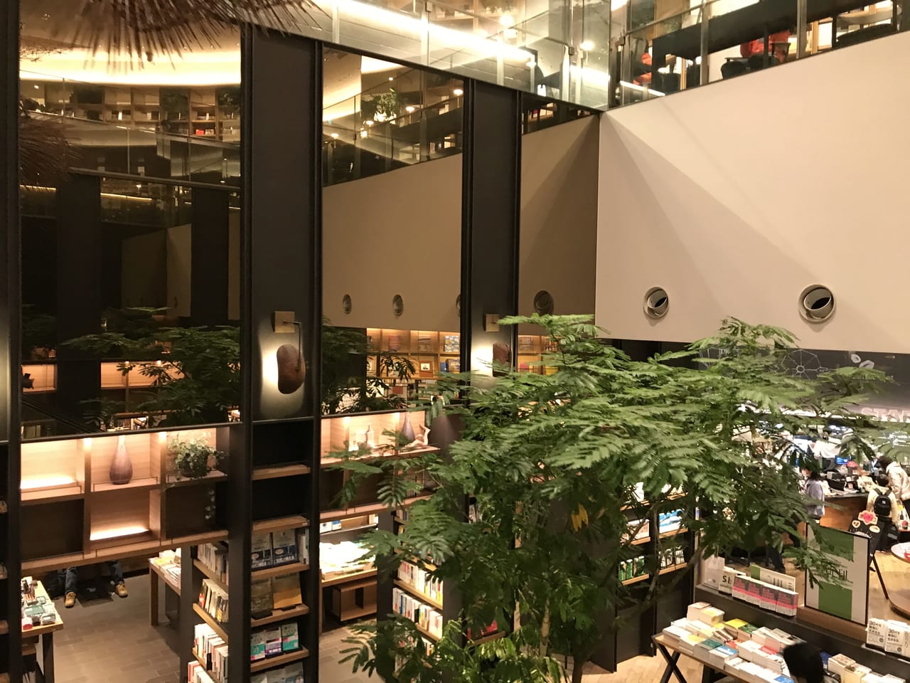 世田谷区 「二子玉川 蔦屋家電 シェアラウンジ」が、本日２月１日グランドオープンします！リモートワークも、カフェ利用にも、本に囲まれた快適空間が誕生!!号外NET 世田谷区