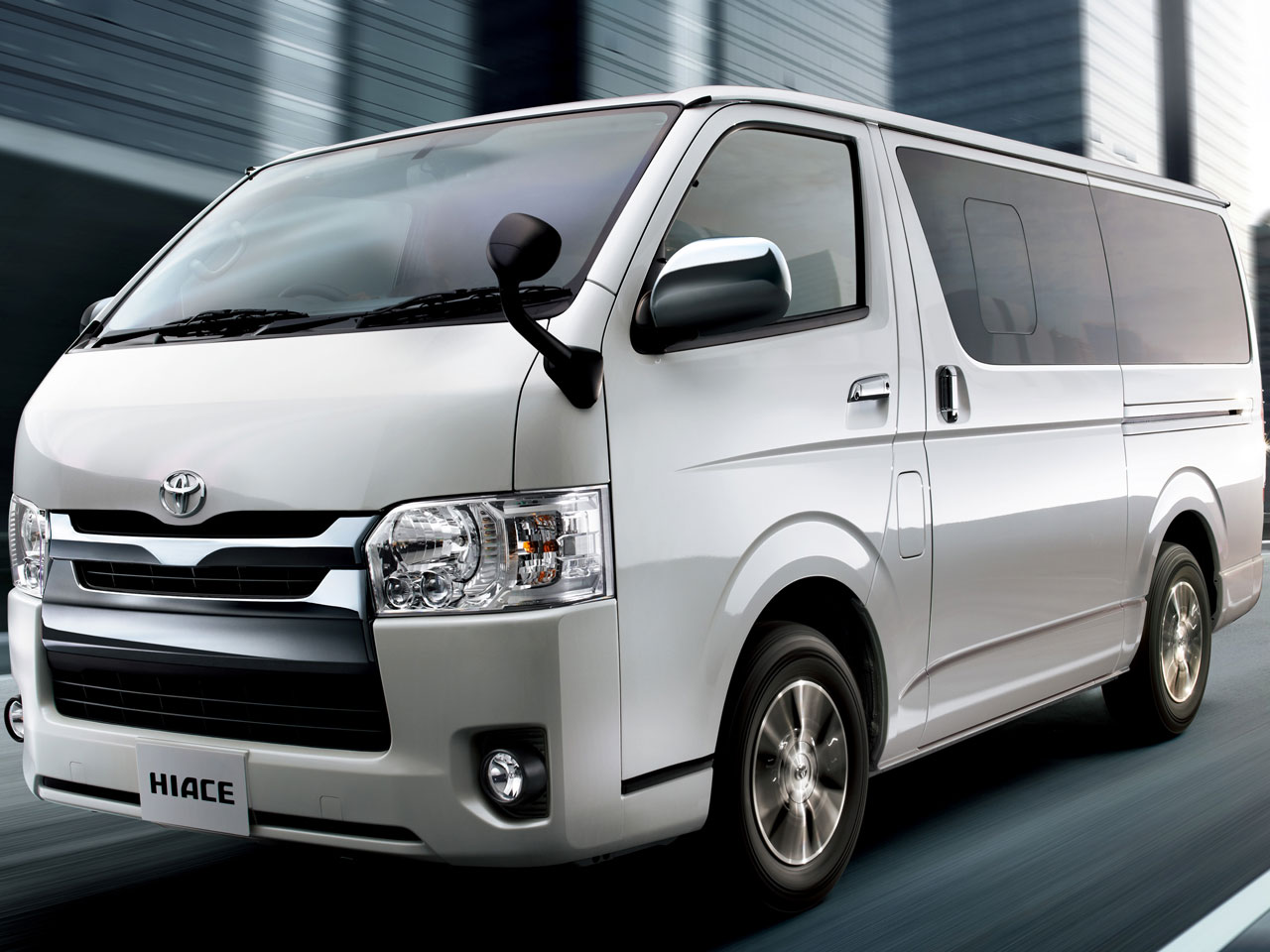 自分だけのハイエース」を叶える！ 自動車内装専門店のフルオーダー制・フルカスタムの魅力とはCool Art Vol.2 車のカスタム パーツ カー用品MOTA