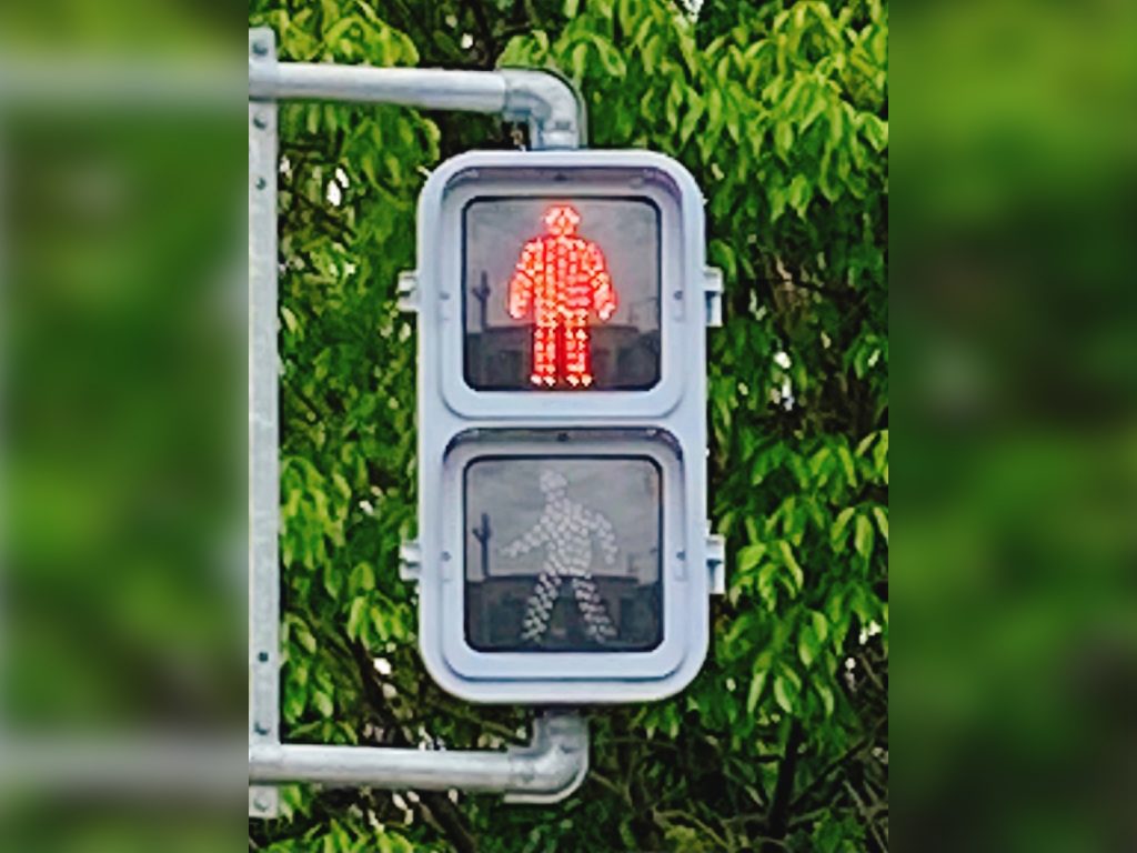 ガス式から電球になりLEDへ！ 気がつけば進化している「信号機」の歴史自動車情報・ニュース WEB CARTOP