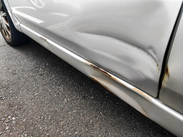 バンパーをぶつけた場合の修理代や期間の目安、10個の修理事例を紹介！鈑金・塗装修理コラム鈑金・塗装店舗メニュー情報イエローハット