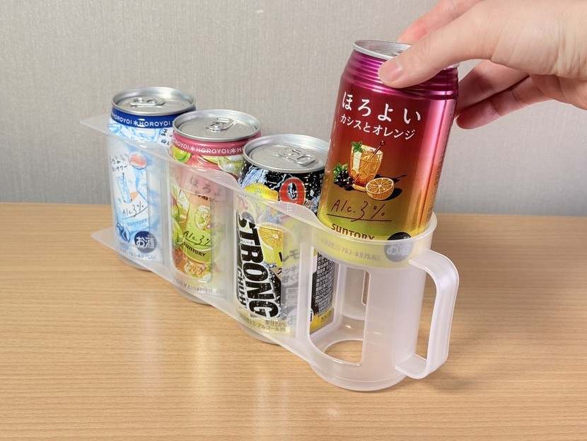 冷蔵庫の奥まで無駄なく使える！缶ビールストックに便利なダイソー「缶ストッカー」えんウチ