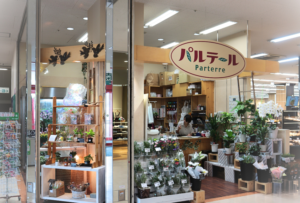 こんにちは☂️ CANDYあめきちです😊 本日より、4日までアルプラザ敦賀 にて営業しております♪ 明日から 敦賀まつり です アルプラザ敦賀も綿菓子にベビーカステラに駄菓子屋さんとお祭り気分です😆 雨で濡れたくなかったら 是非アルプラザ敦賀にお越し下さい